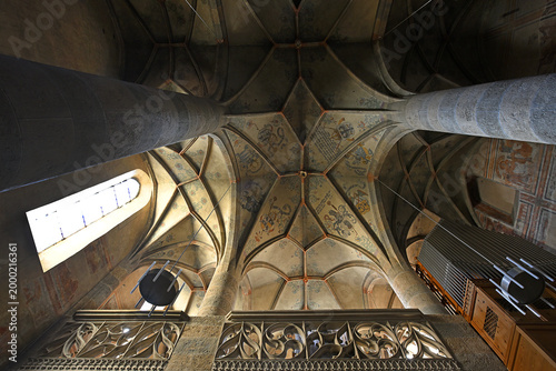 Foto Mustair, Switzerland - Interior of an ancient church in Benedictine Convent of Saint John at Müstair was established in the 8th century