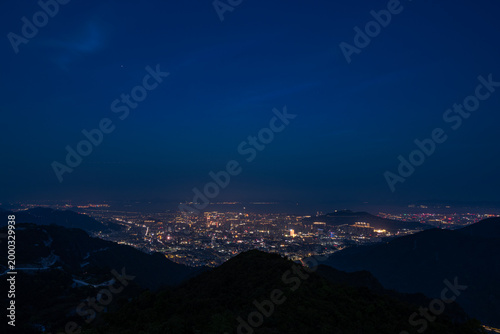 Photos Night view of Yueqing mountain city