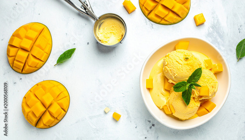 Refreshing mango ice cream