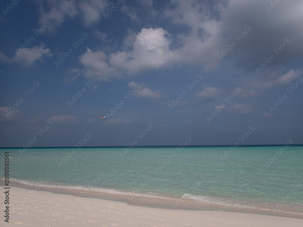 Fototapeta premium Long Beach at Dhigurah, Maldives 