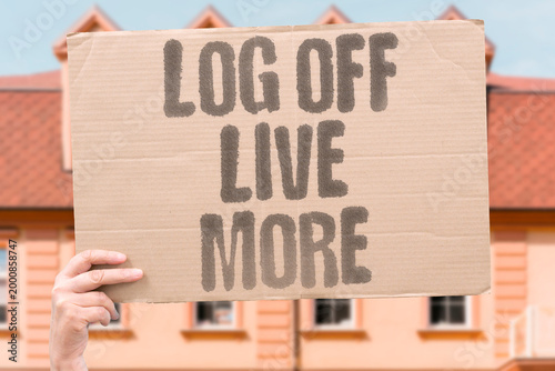Canvas-taulu "Log Off Live More" research confirms logging off measurably improves adult real-life connection