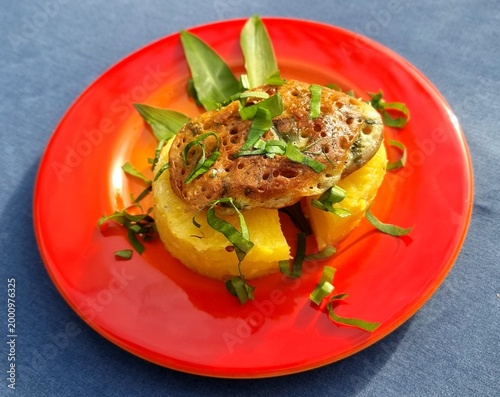 A modern take on the Lippische Pickert, with wild garlic and pineapple