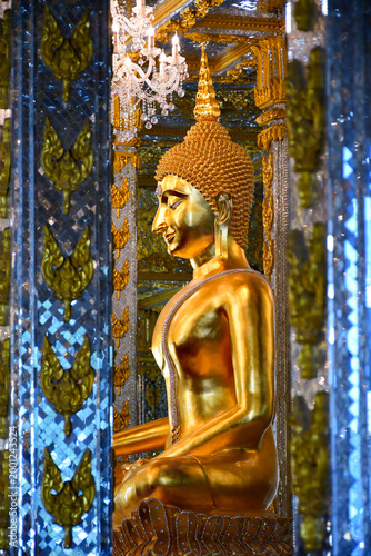 golden buddha statue