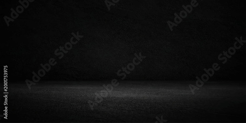 Foto Empty vintage black and white room with a dark grunge concrete wall texture and