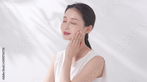 女性
