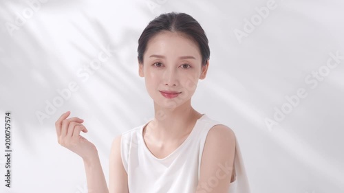 女性