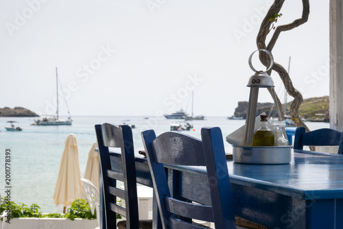 Tableau sur toile Serene coastal view on greek island with calm sea