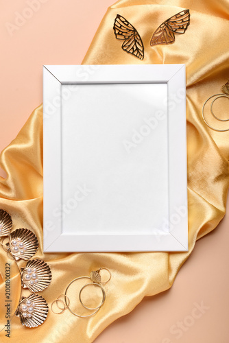 Blank picture frame with ac...