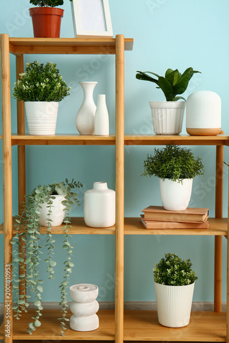 Shelving unit with housepla...