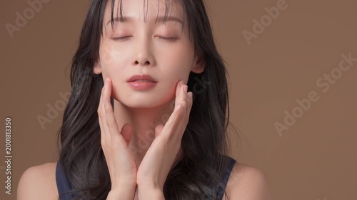 女性