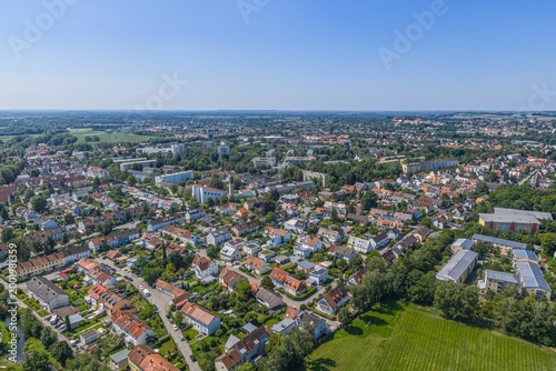 Tableau sur toile Ausblick auf die östlichen Stadtbezirke von Dachau in der Metropolregion München