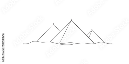 One line drawing of pyramid. Continuous line of ancient geometric structure. Egyptian heritage concept. Modern minimalist style. single line art vector illustration.