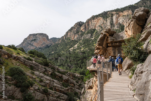 Obraz na płótnie Caminito del Rey con pasarela en desfiladero estrecho en Málaga