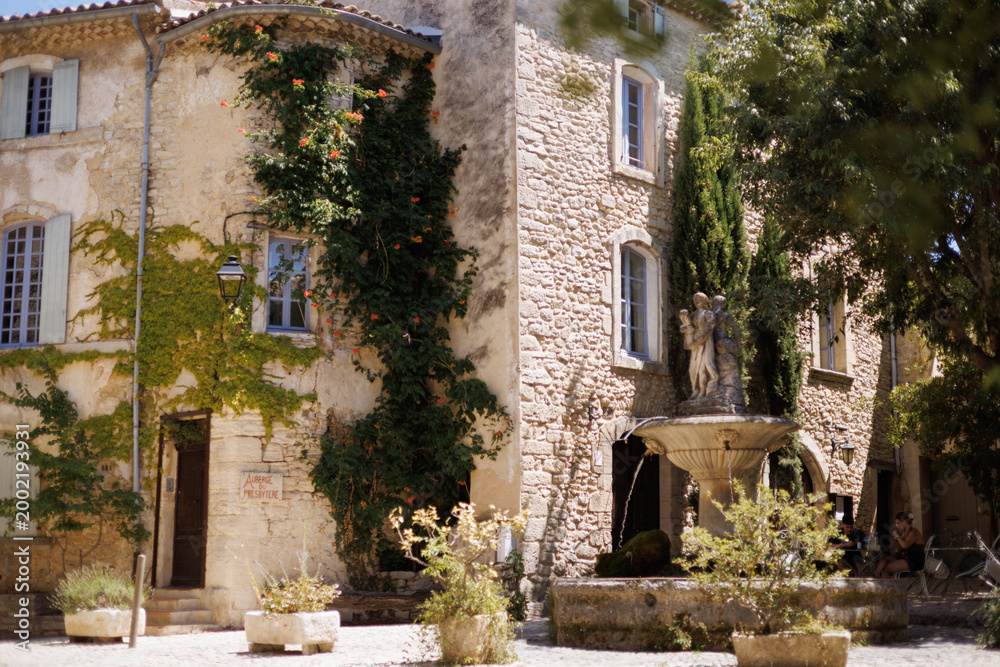 Fototapeta premium old house in Provence