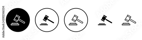 Gavel icon vector. judge gavel sign and symbol. law icon. auction hammer