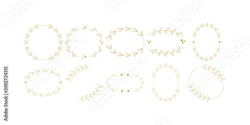 Minimal Gold Floral Wreath Frame