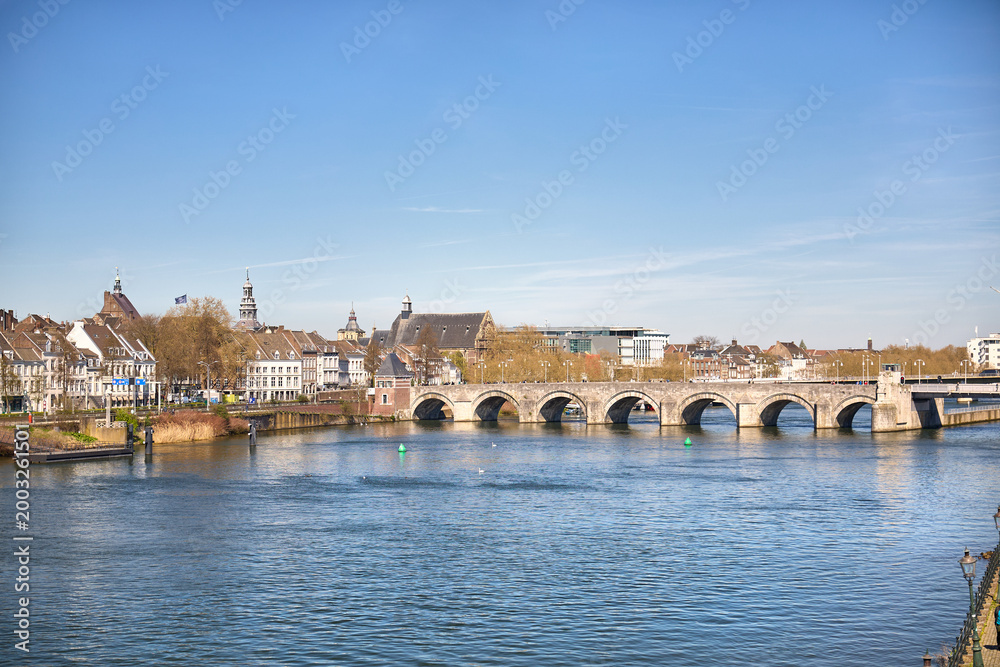 Fototapeta premium St. Servatius Brücke in Maastricht