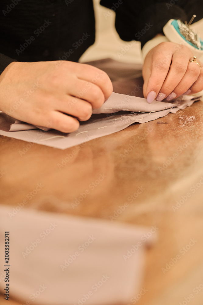 Obraz premium woman working piece