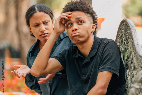 Tableau sur toile angry young couple arguing and enduring anger