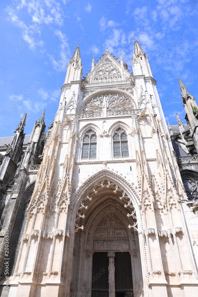 Fototapeta premium cathedral in the City of rouen, normandy, france