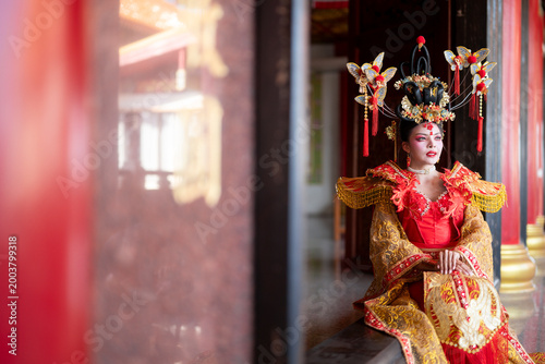 Fotografija Chinese empress wearing traditional imperial costume and elaborate headdress