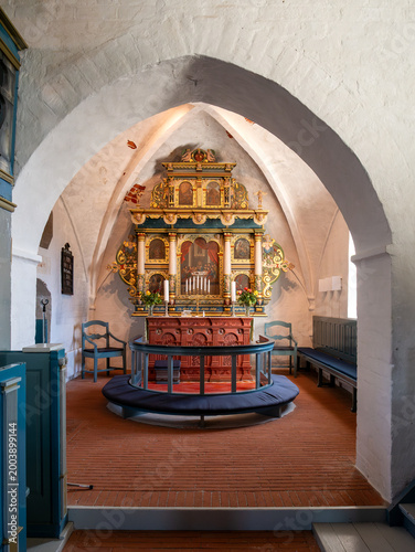 Fényképezés Altarpiece beneath pointed chancel arch in Sejerø Kirke, Sejerby, Sejerø island