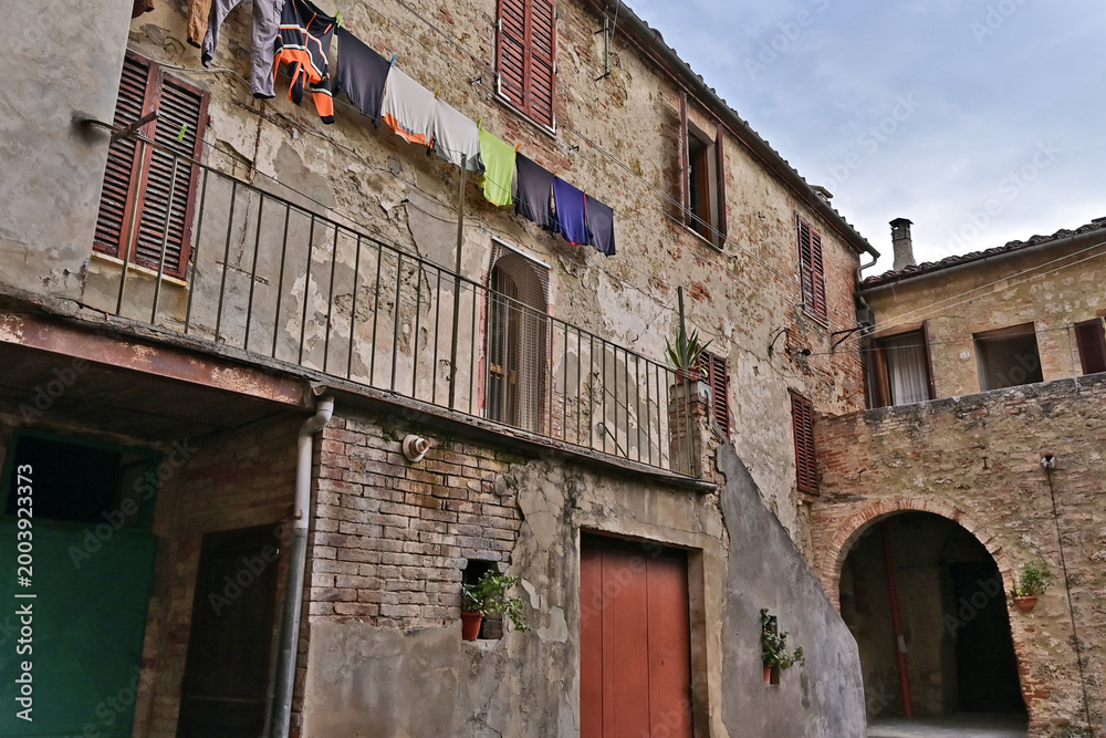 Fototapeta premium Asciano, antico borgo medievale, Siena, Val d'Orcia, Toscana