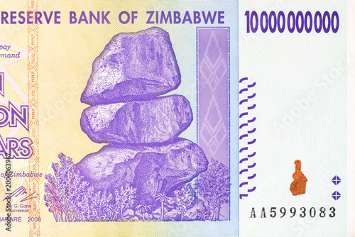 фотографія 10 Billion Dollar Zimbabwe banknote from 2008, featuring the iconic Chiremba Balancing Rocks