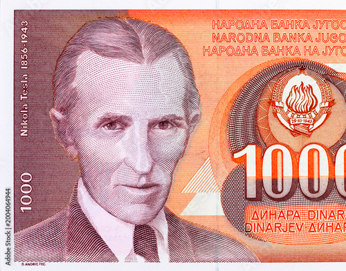 Fotografie 1000 Dinara Yugoslavia banknote 1990 with portrait of Nikola Tesla