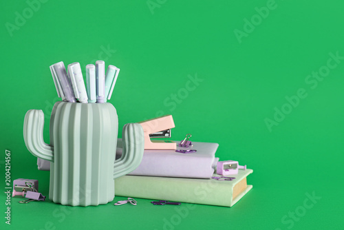 Books, pencil holder with f...