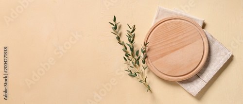 Wooden cutting board, napki...