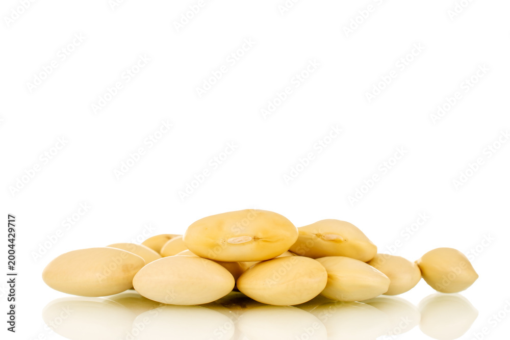 Fototapeta premium Dried beans isolated on white background.