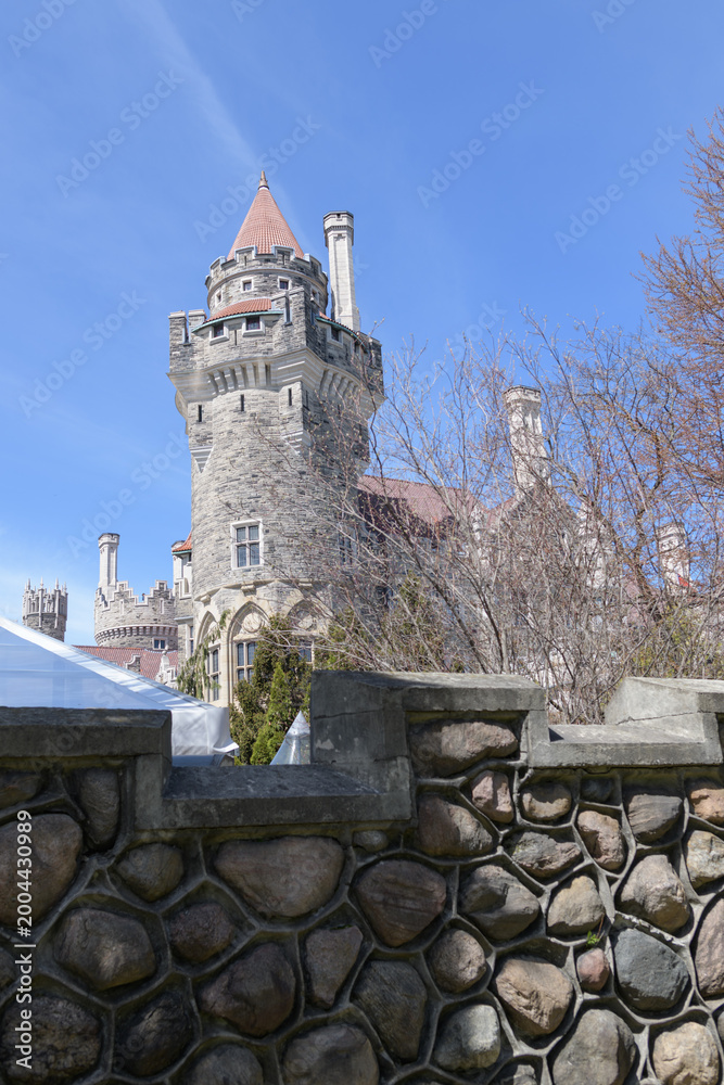 Obraz premium east tower at Casa Loma, a grand 1914 castle-mansion, designed by Edward James Lennox, built for Sir Henry Pellatt, at 1 Austin Terrace, Toronto