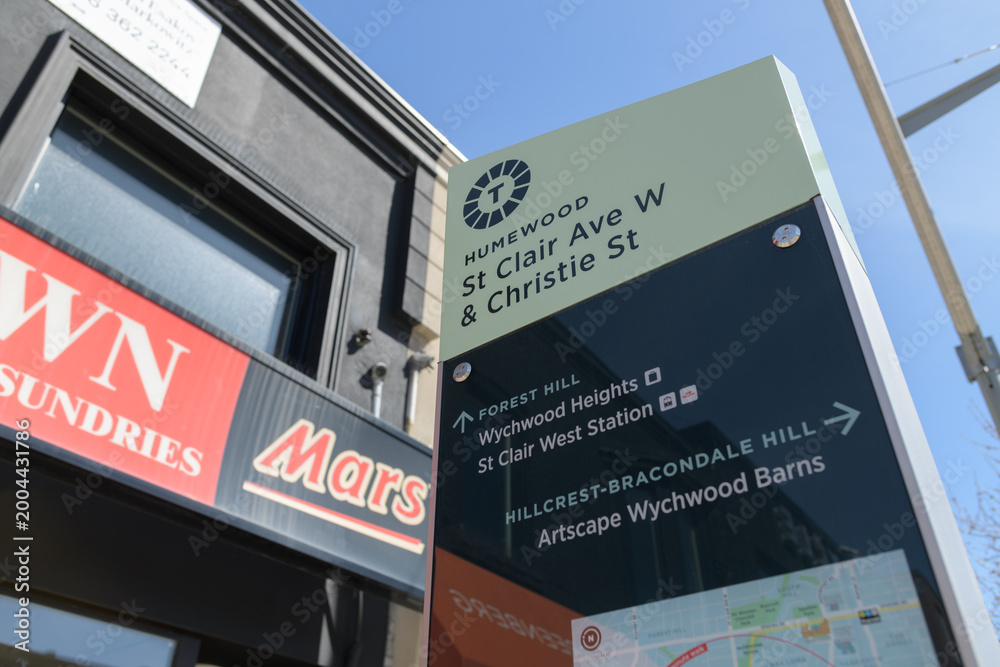 Obraz premium location marker in the Humewood district of Toronto: St Clair Ave W & Christie St located near Jug Town, a convenience store, located at 684 St Clair Av W