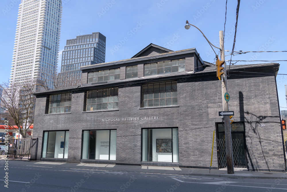 Fototapeta premium exterior of Nicholas Metivier Gallery located at 190 Richmond St E, Toronto