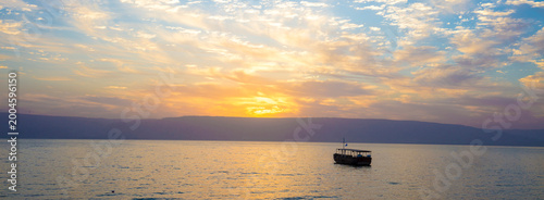 Fotografie Beautiful Sea of Galilee in the morning. Sunrise over Kinneret