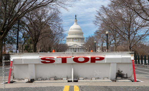 Schilderij op canvas Stop barricade blocking Capitol entrance