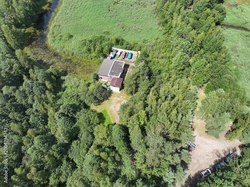 Foto A boathouse with a bypass channel for mooring