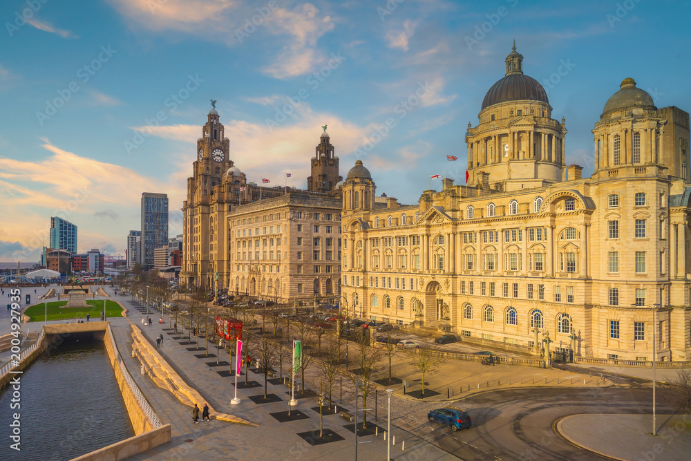 Obraz premium Liverpool city skyline, cityscape of United Kingdom