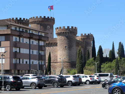 Fotografie Antica fortezza rinascimentale Rocca Pia a Tivoli, castello del XV secolo con to
