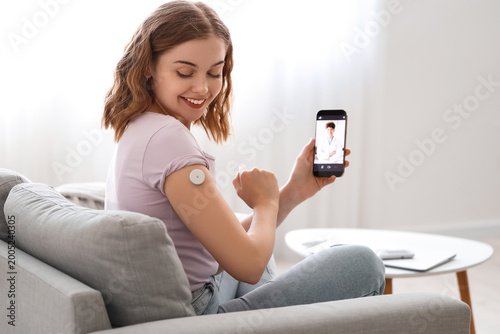 Diabetic young woman with g...