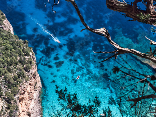 Valokuva Le famose e belle Piscine di Venere nel golfo di Orosei