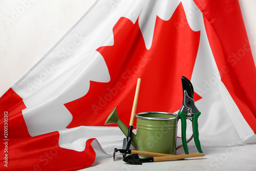 Gardening tools with flag o...