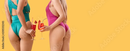 Attractive young women in s...