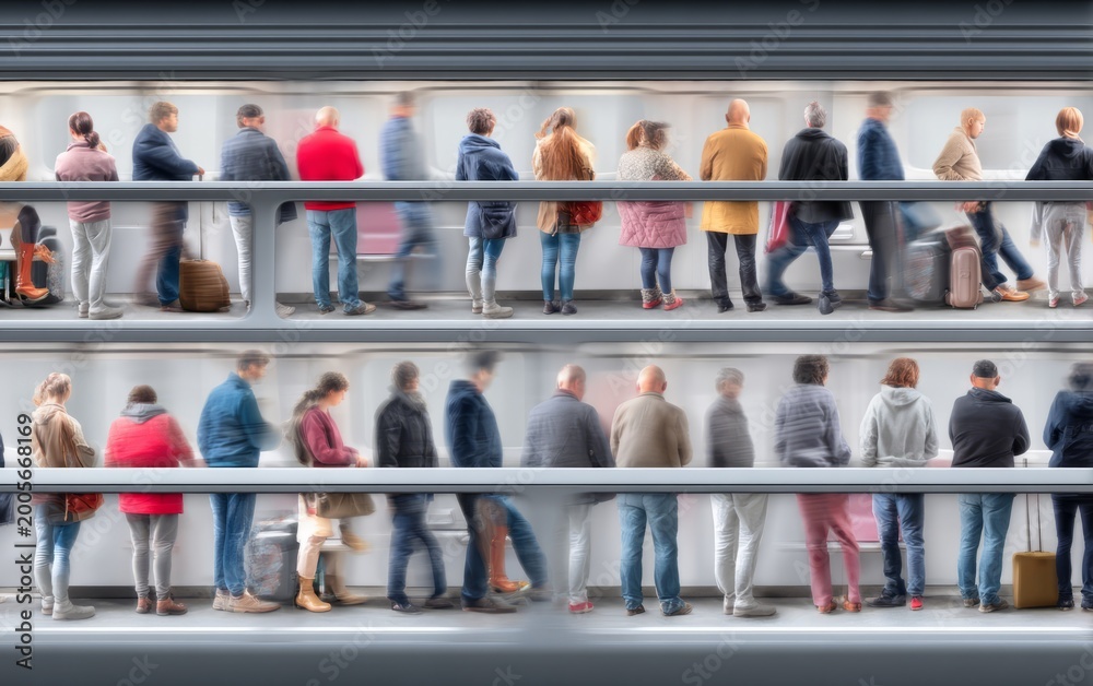 Obraz premium Crowded Waiting Area with Rows of Passengers Silhouetted in Motion