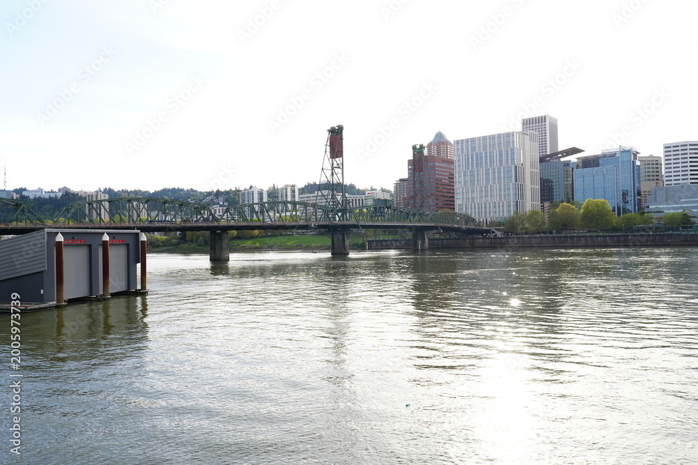 Fototapeta premium Portland City Skyline and Willamette River at Sunset from Vera Katz Eastbank Esplanade