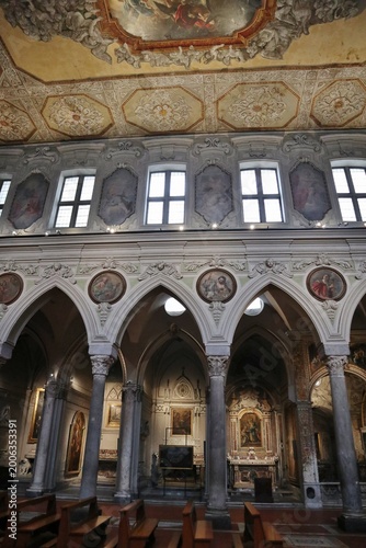 Napoli - Lato sinistro della Basilica di Santa Restituta