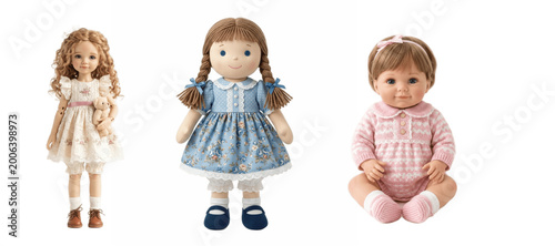 Fotografia Childhood charm: three different dolls standing side by side, featuring curly ha