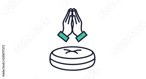 Foto Praying hands over a prayer coin.