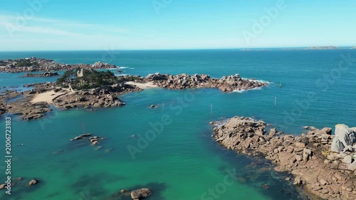 Vue aérienne de la Côte de Granit Rose en Bretagne - France